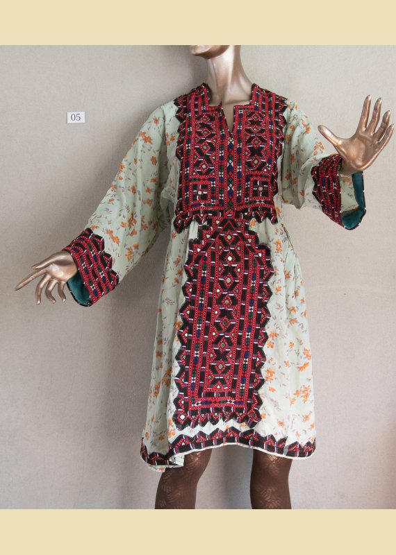 Kjoler med Balochi-broderier nr05