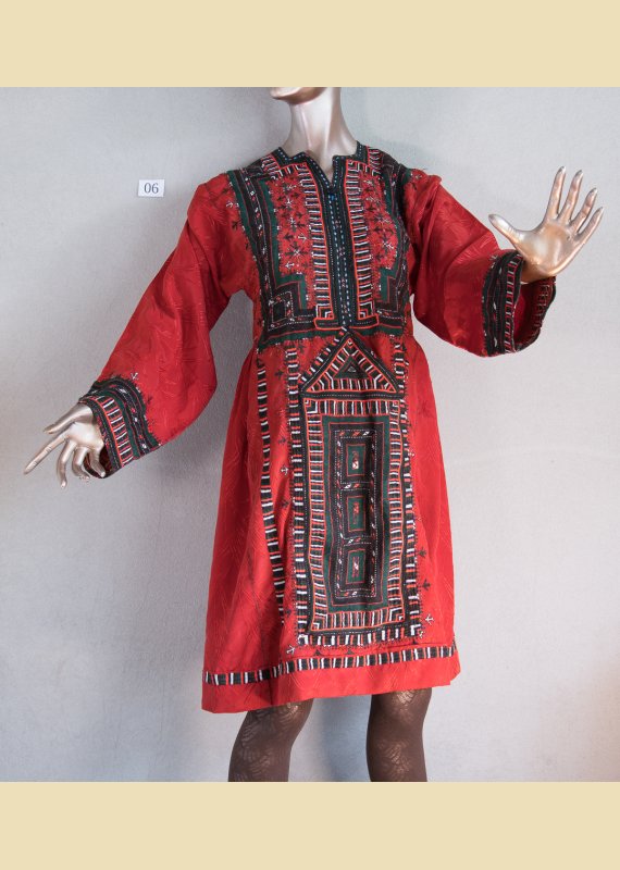 Kjoler med Balochi-broderier nr06